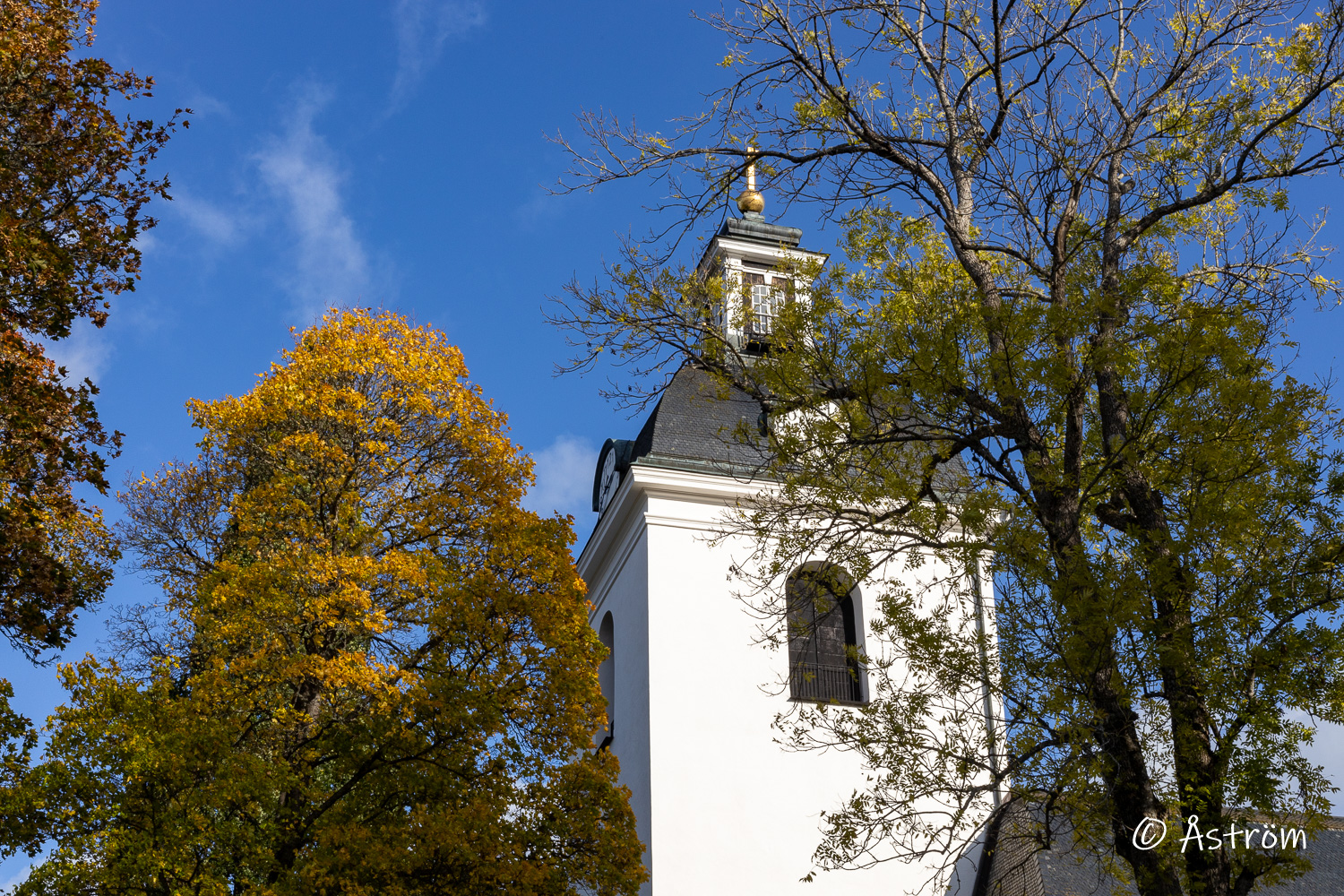 Länk till sida med bilder från pilgrimsvandring i Ramsberg 7 oktober 2023.